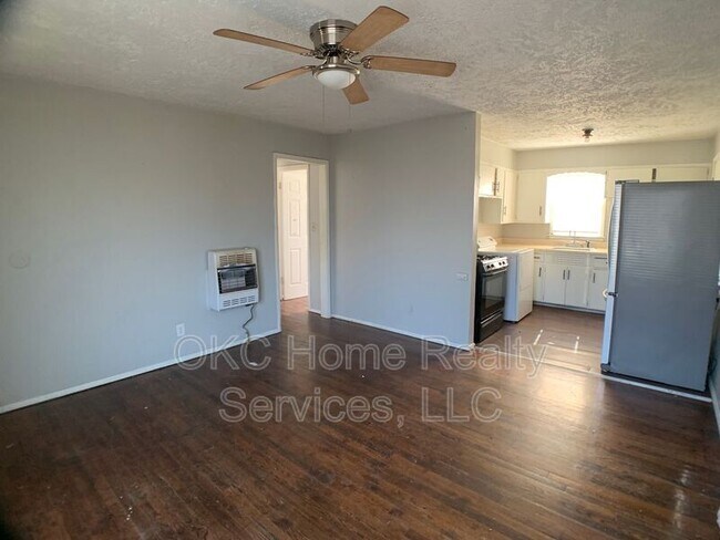 Foto del edificio - 6120 NW 55th St