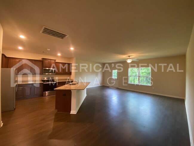 Building Photo - Home for rent in Springville! SIGN A LEASE...