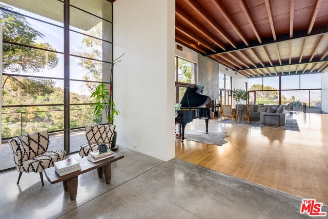 Building Photo - 3201 Coldwater Canyon Ln