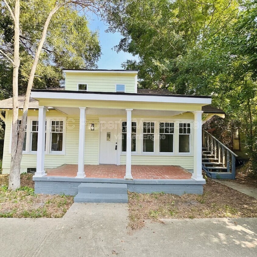 Foto principal - 2207 Bell St