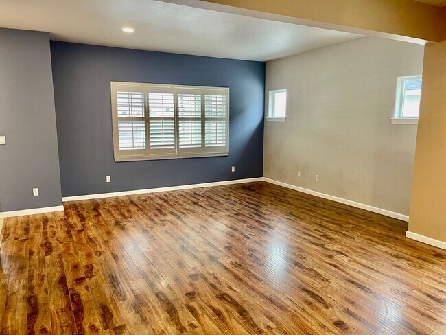 Foto del edificio - New on the Market!