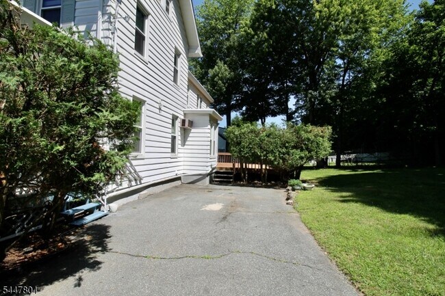 Building Photo - 238 Claremont Ave