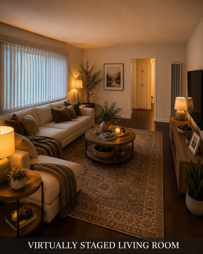 Foto del edificio - 2616 crestmoore pl