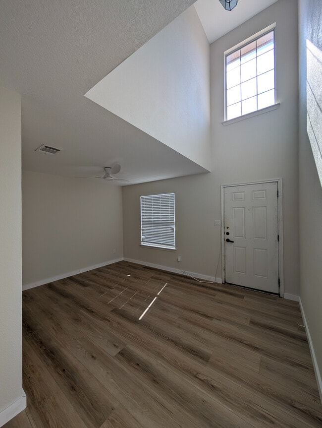 Foto del edificio - Room in House on Phillips St