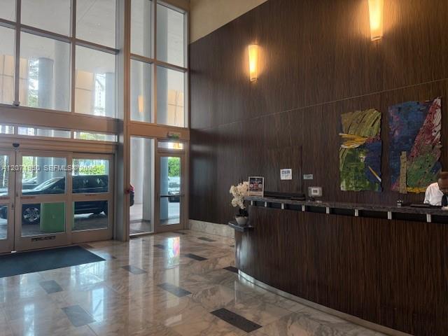 Foto del edificio - 185 SW 7th St