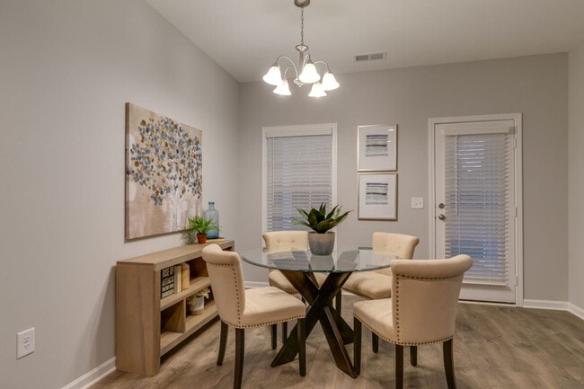 Building Photo - Tricon Spring Hill