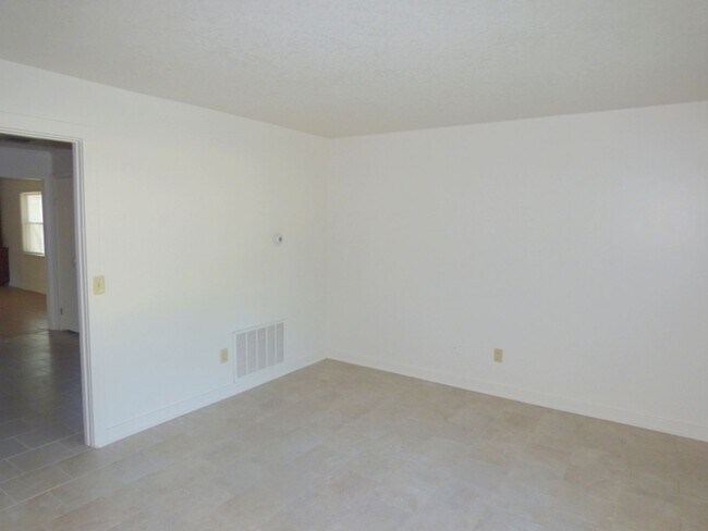 Foto del edificio - 4601 Holton Ave