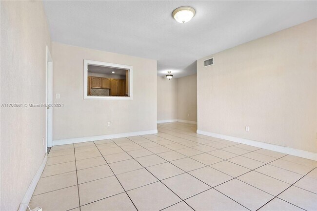 Building Photo - 13890 SW 90th Ave