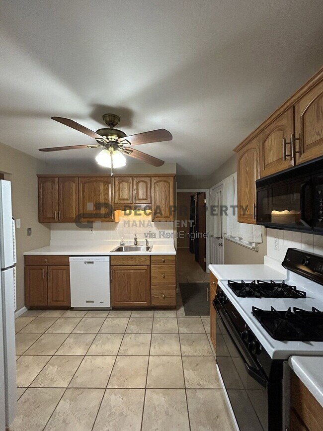 Foto del edificio - 6405 Kingsway Dr