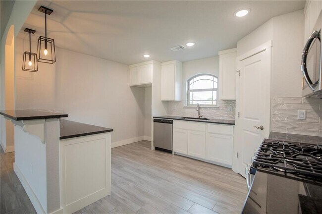 Foto del edificio - 1029 Autumn Royal Ave