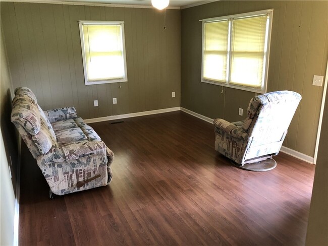 Foto del edificio - 6511 W Oak Hwy