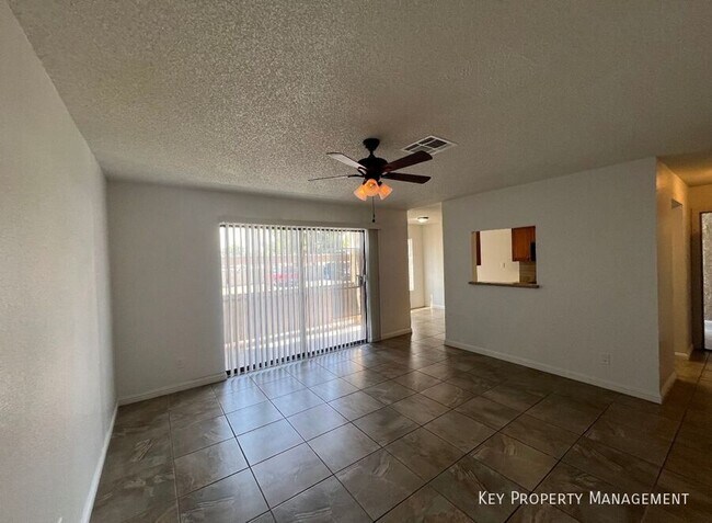 Building Photo - 4561 Carriage Park Dr