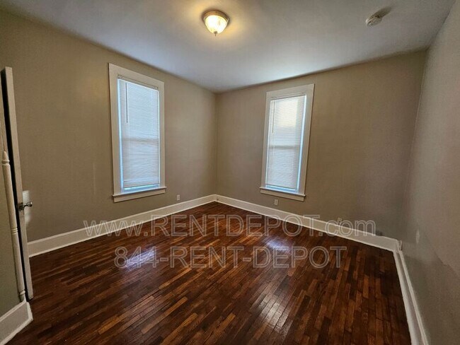 Foto del edificio - 900 E Walnut St
