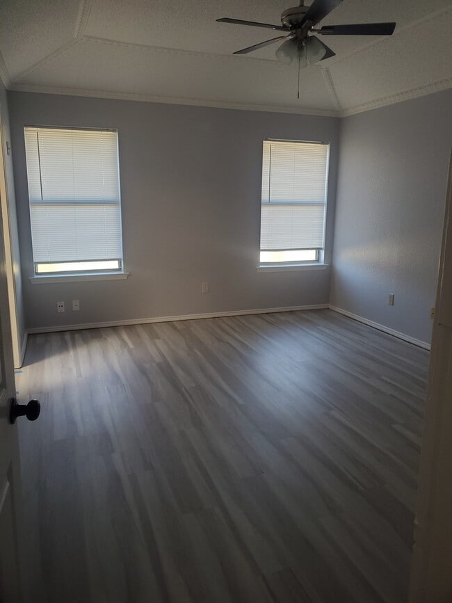 Photo - 1005 Packard Dr House