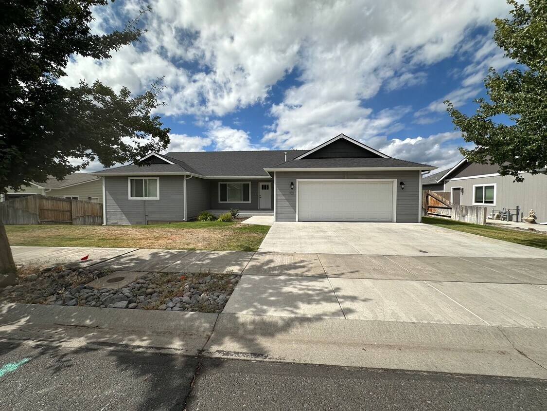 Foto principal - 921 Quail Point Ct