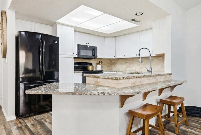Foto del edificio - 845 N Valley View Dr