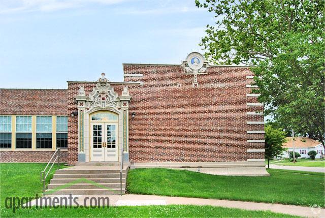 Building - Lincoln Terrace Apartments