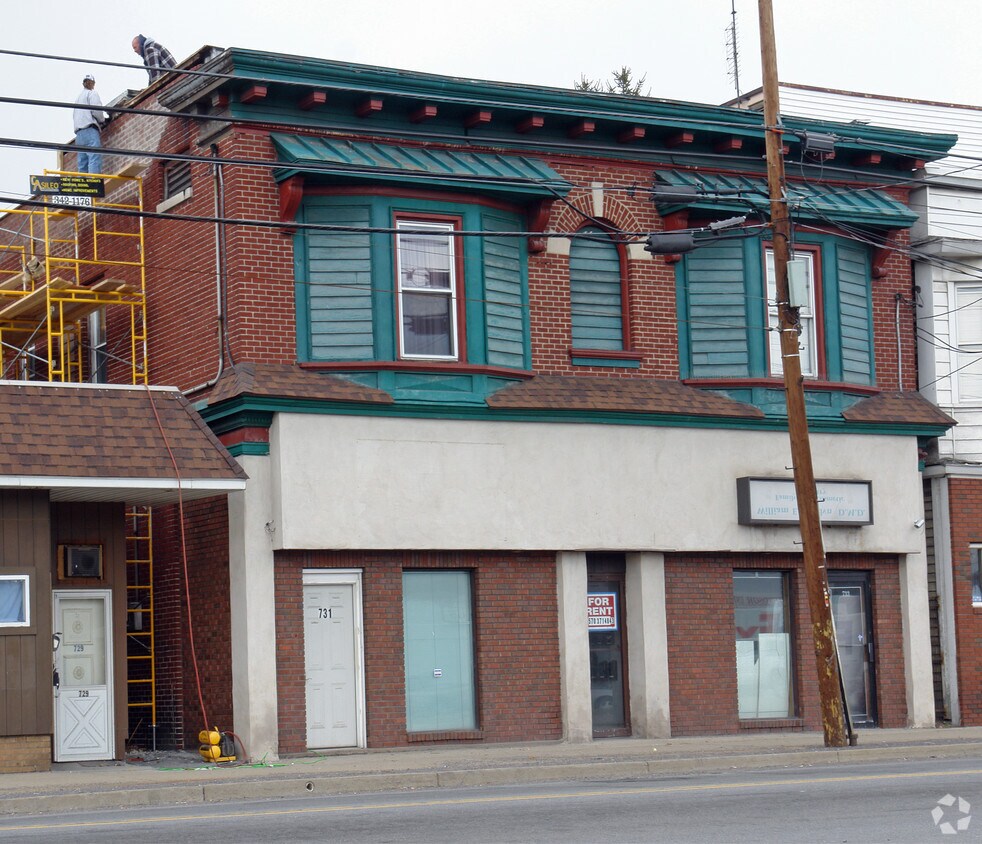 Primary Photo - 731-733 Main Ave