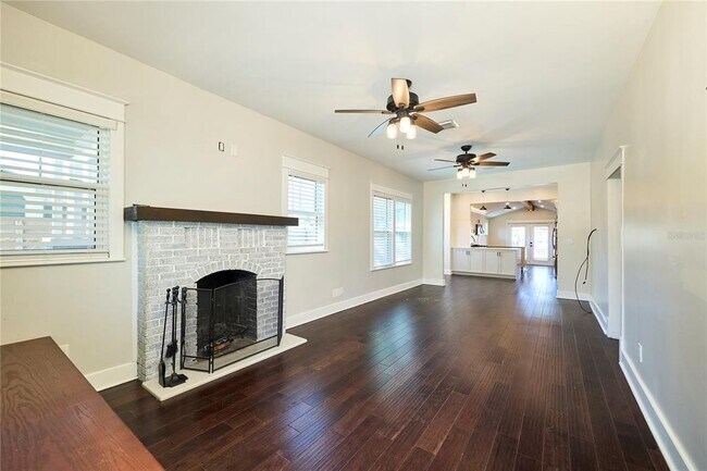 Foto del edificio - 6008 N Highland Ave