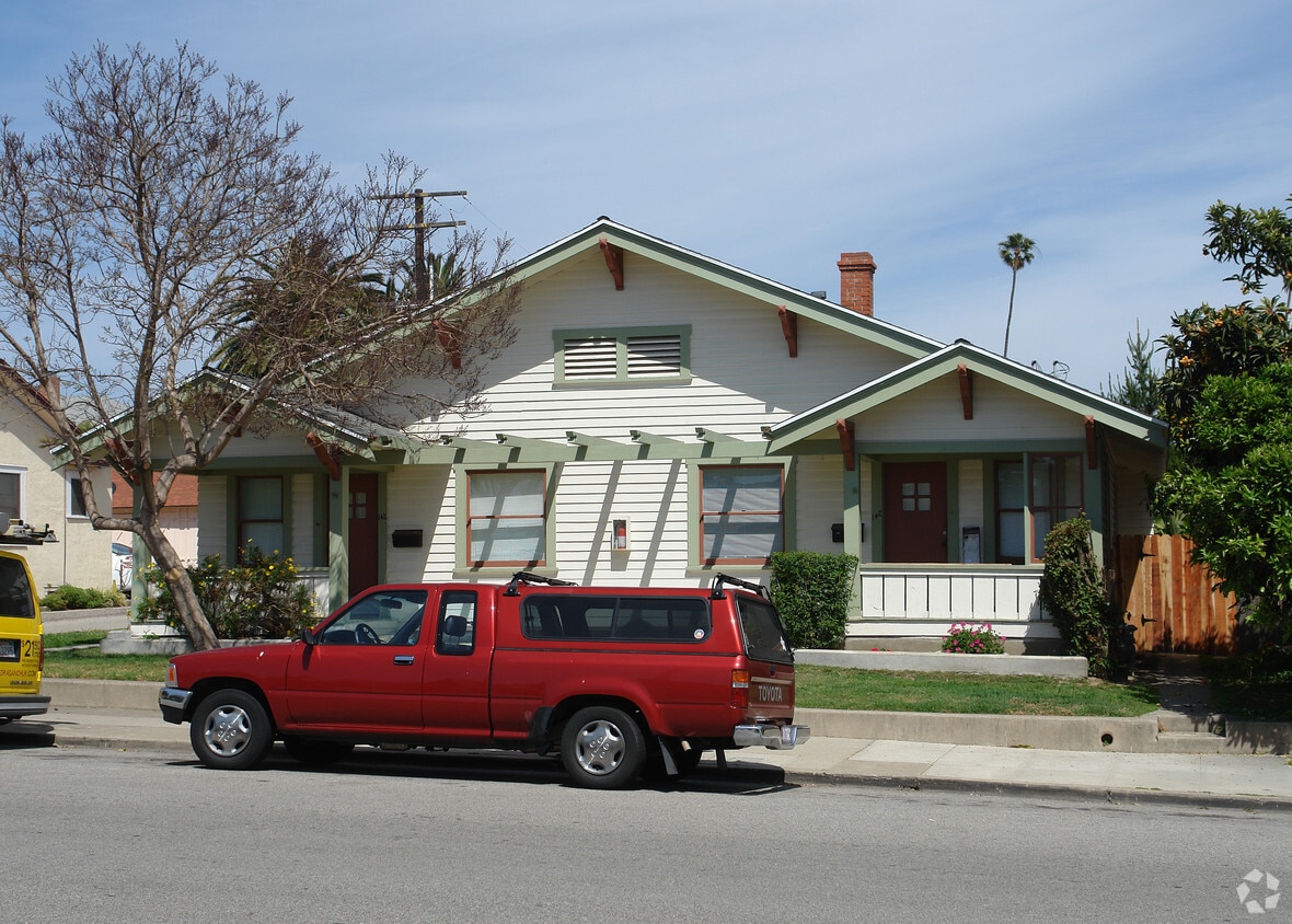 Building Photo - 142-148 S Ash St