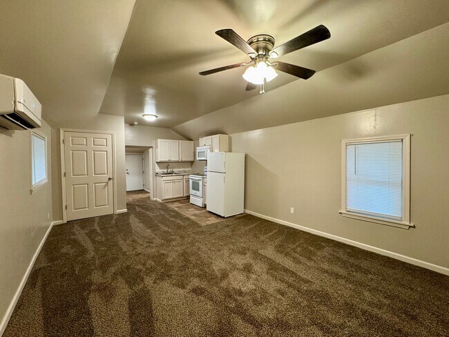Building Photo - One bedroom Home near Kellogg!