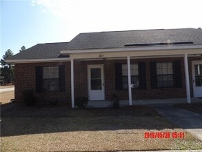 Building Photo - 4883 Fogarty Dr