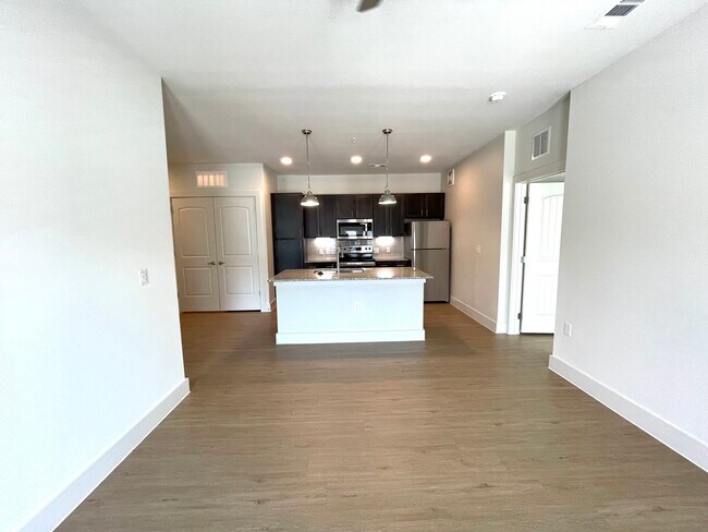 Foto del edificio - 4525 S Legacy Dr