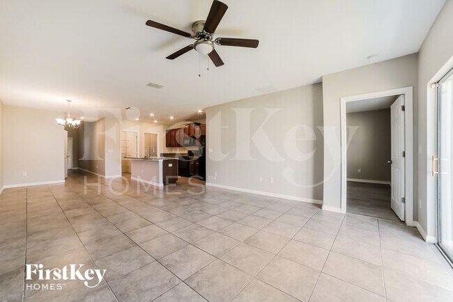 Building Photo - 5025 Golden Fig Ln