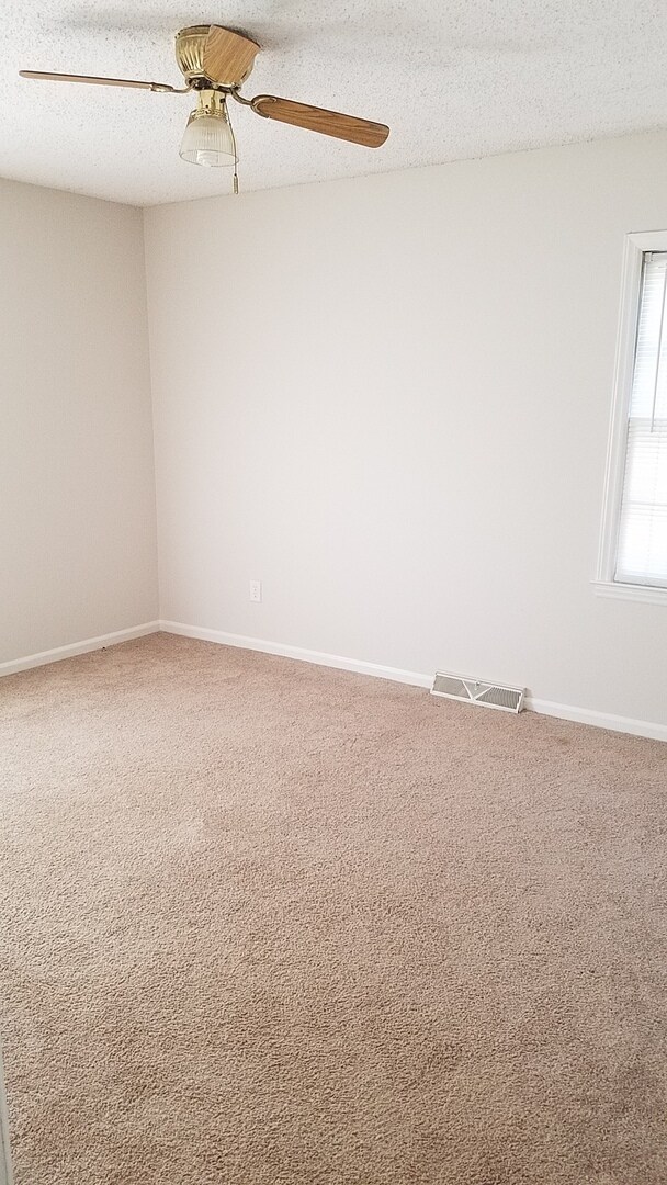 Foto del edificio - Well maintained ranch home in Charlotte!