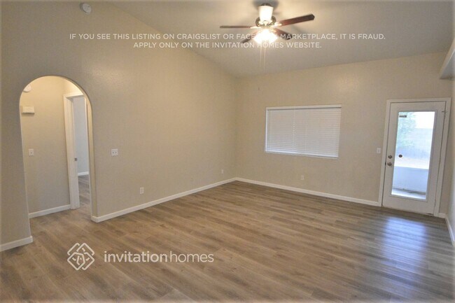 Foto del edificio - 10219 N 89th Ave