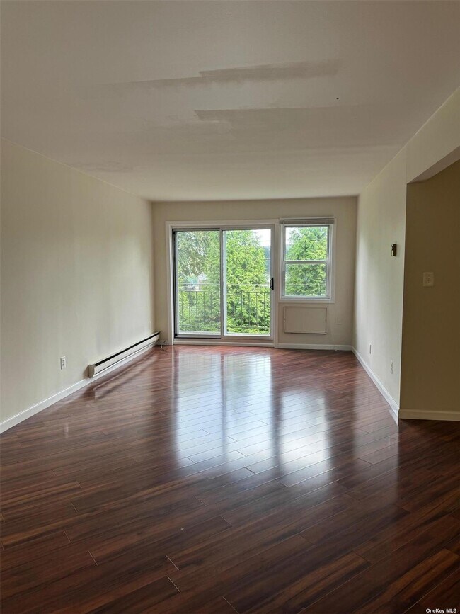 Foto del edificio - 210-22-210-23 23rd Ave