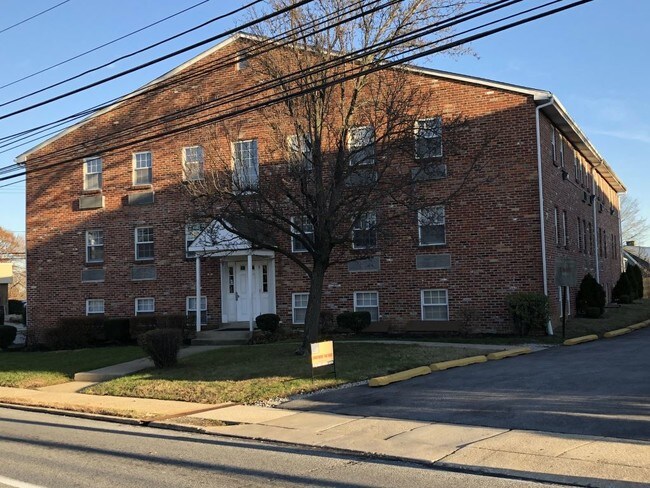 Elevación de Chester Pike - 2 S Swarthmore Ave