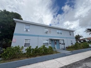 Building Photo - 1913 Division Ave Building Photo - 1913 Division Ave