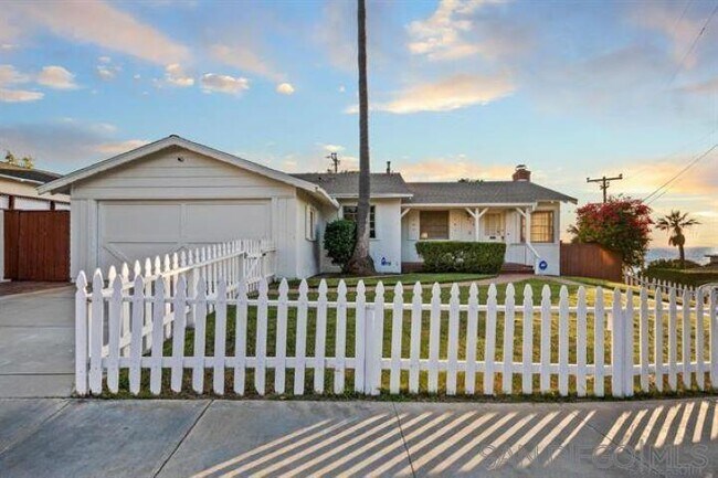 Building Photo - 5576 Chelsea Ave