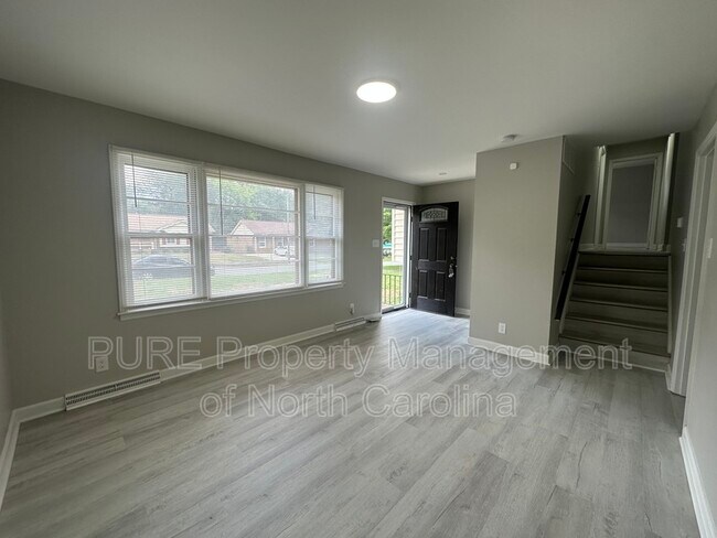 Building Photo - 3760 Whitfield Rd