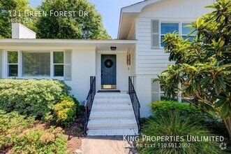 Building Photo - 131 Green Forest Dr
