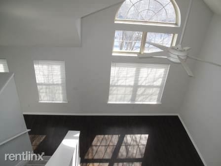 Building Photo - 2 br, 2.5 bath Condo - 39424 Springwater Dr