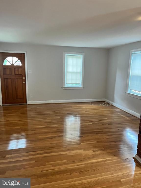 Building Photo - 204 Lowrys Ln