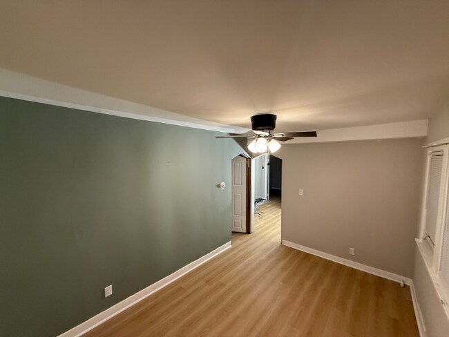 Foto del edificio - 208 Frank Ave