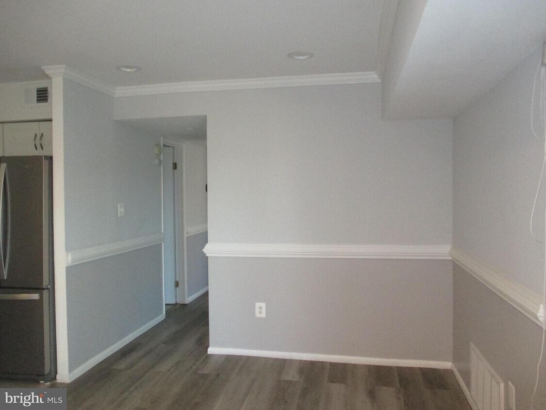 Foto principal - 7855 Enola St