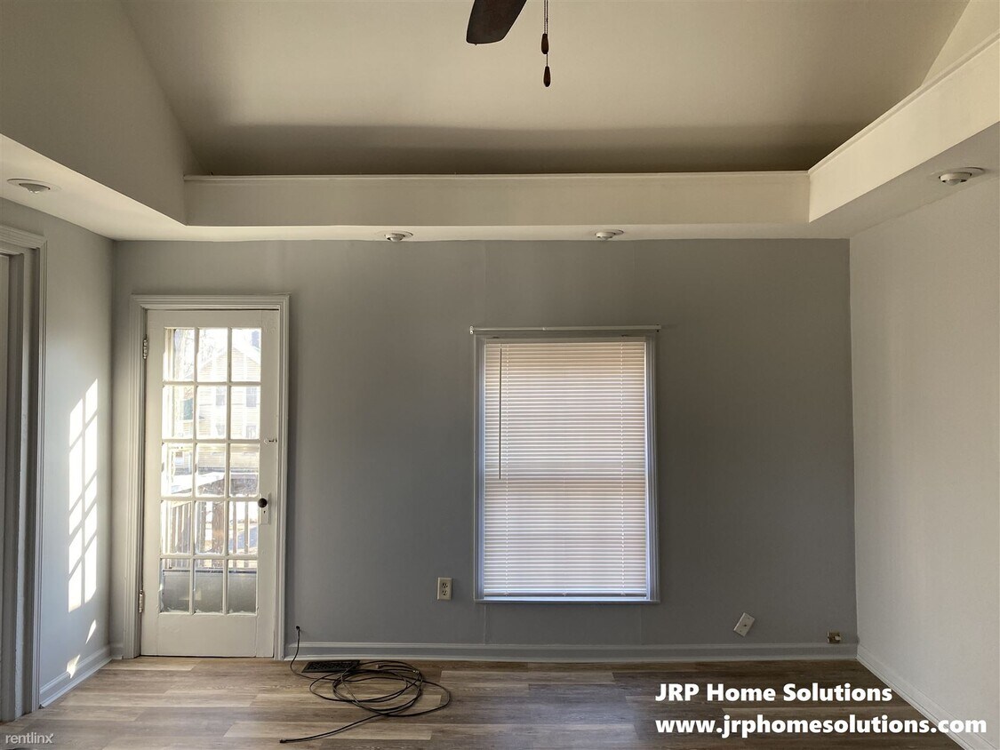 Foto principal - 3 br, 1 bath Triplex - 612 1/2 Oakhill Ave