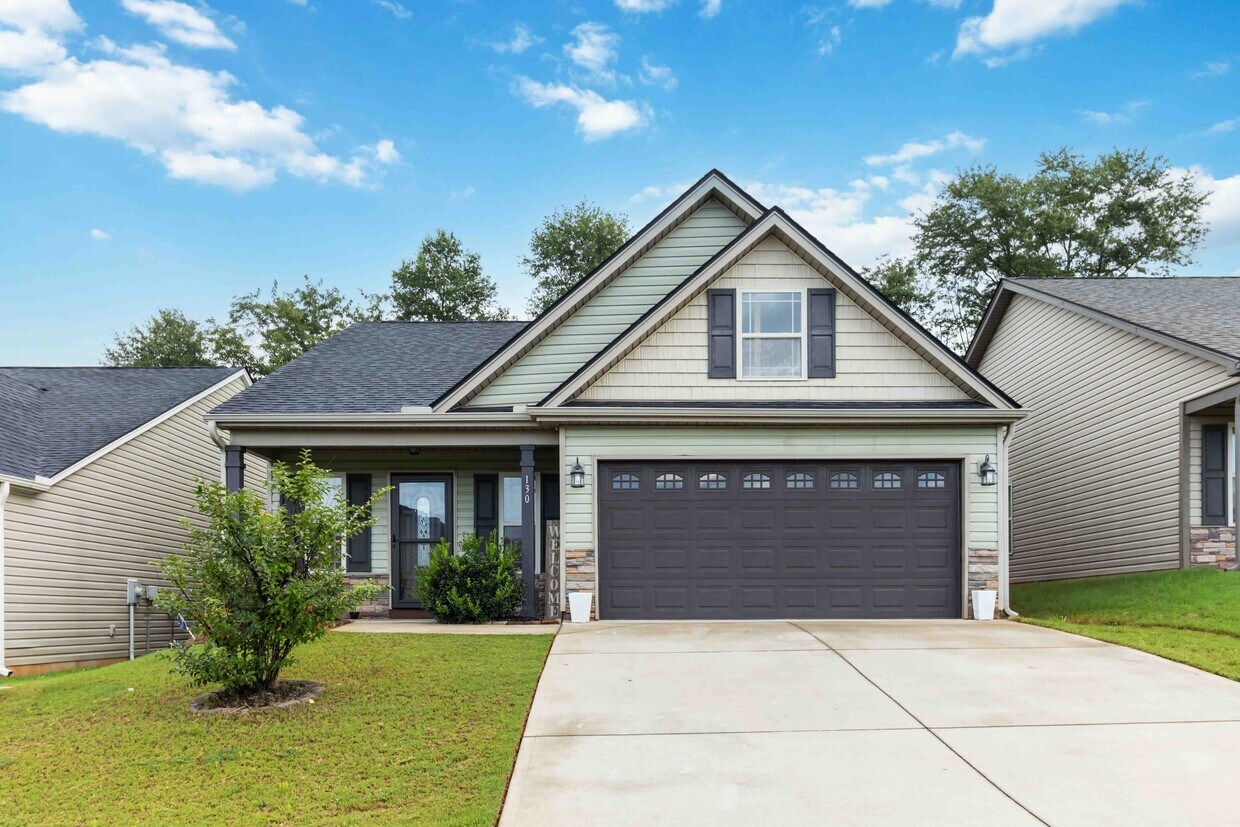 Primary Photo - 130 Mistwood Ln