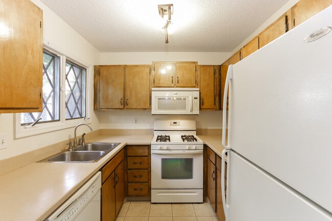 Foto del edificio - 1830 Ashborough Ct