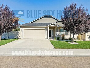 Building Photo - 5517 Junegrass Way