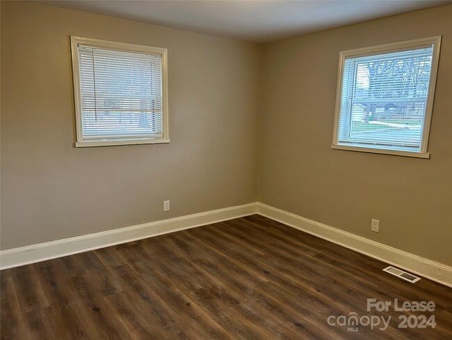 Building Photo - 3532 Fincher Blvd