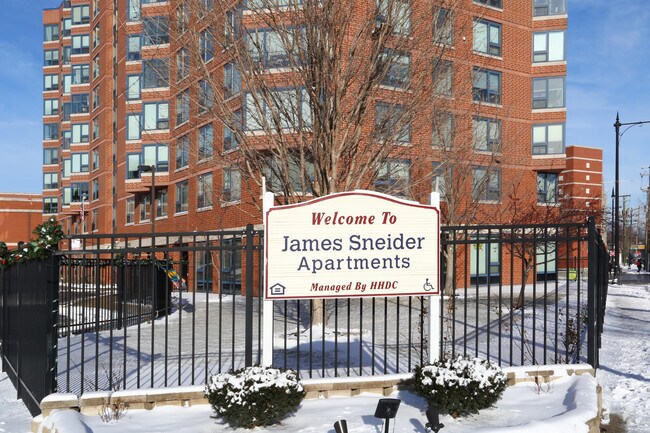 Foto del edificio - James Sneider Apartments