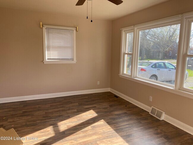 Building Photo - 7411 Elnora Ave