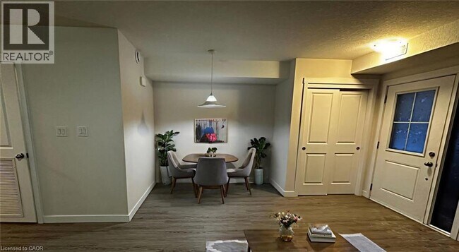 Photo du bâtiment - 160 Rochefort St.