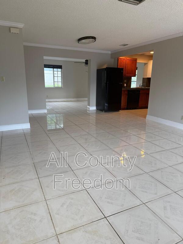 Foto del edificio - 9404 NW 70th St