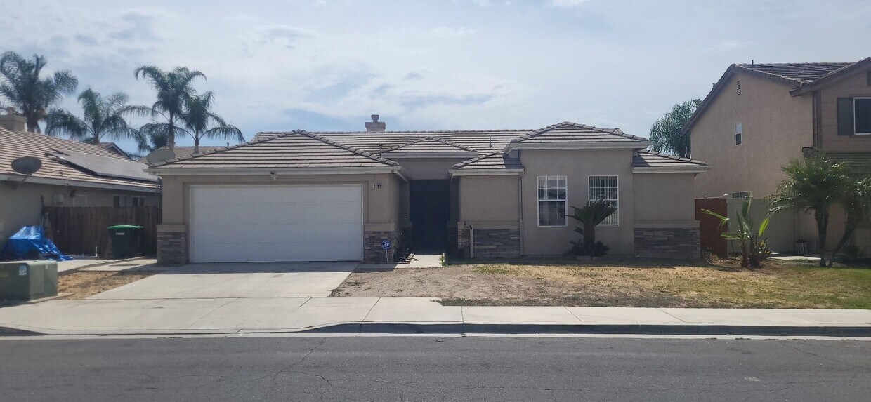 Foto principal - Single Story Ranch Style 3 Bedroom/2 Bath ...